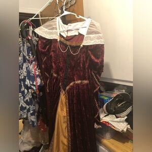 🎃Queen Elizabeth 1 Renaissance Costume- 756 $40 or $35 w/offer⚠️
